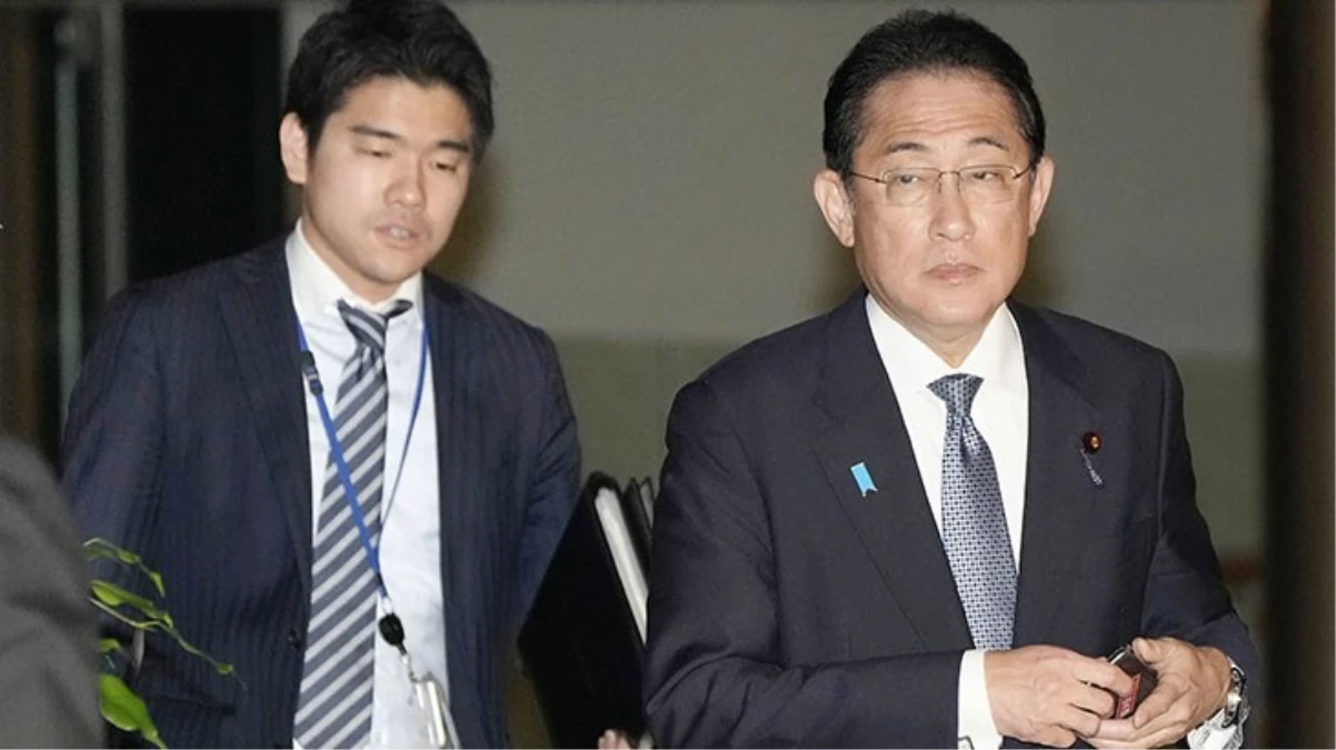 Japonya Başbakanı, resmi konutta parti veren oğlunu görevden aldı