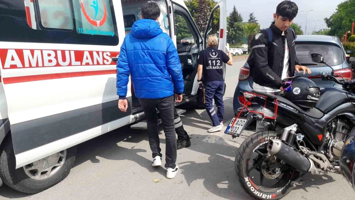 Karadeniz Ereğli\'de motosikletle araç çarpıştı: 1 yaralı