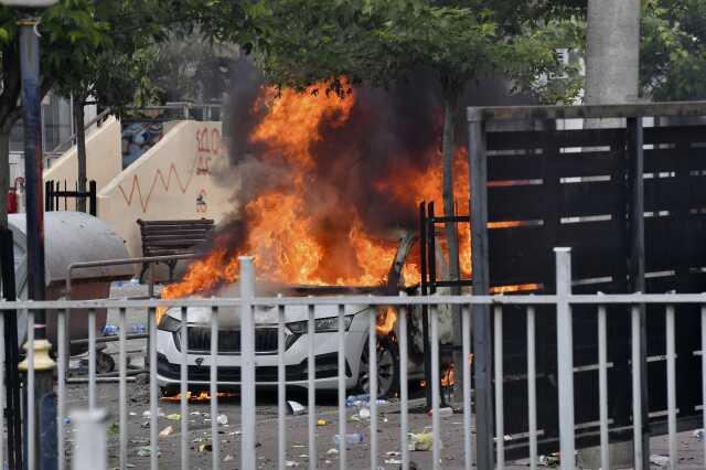 Kosova alev alev! Arnavut belediye başkanı istemeyen Sırp göstericiler güvenlik güçleriyle çatıştı: 41 NATO askeri yaralandı