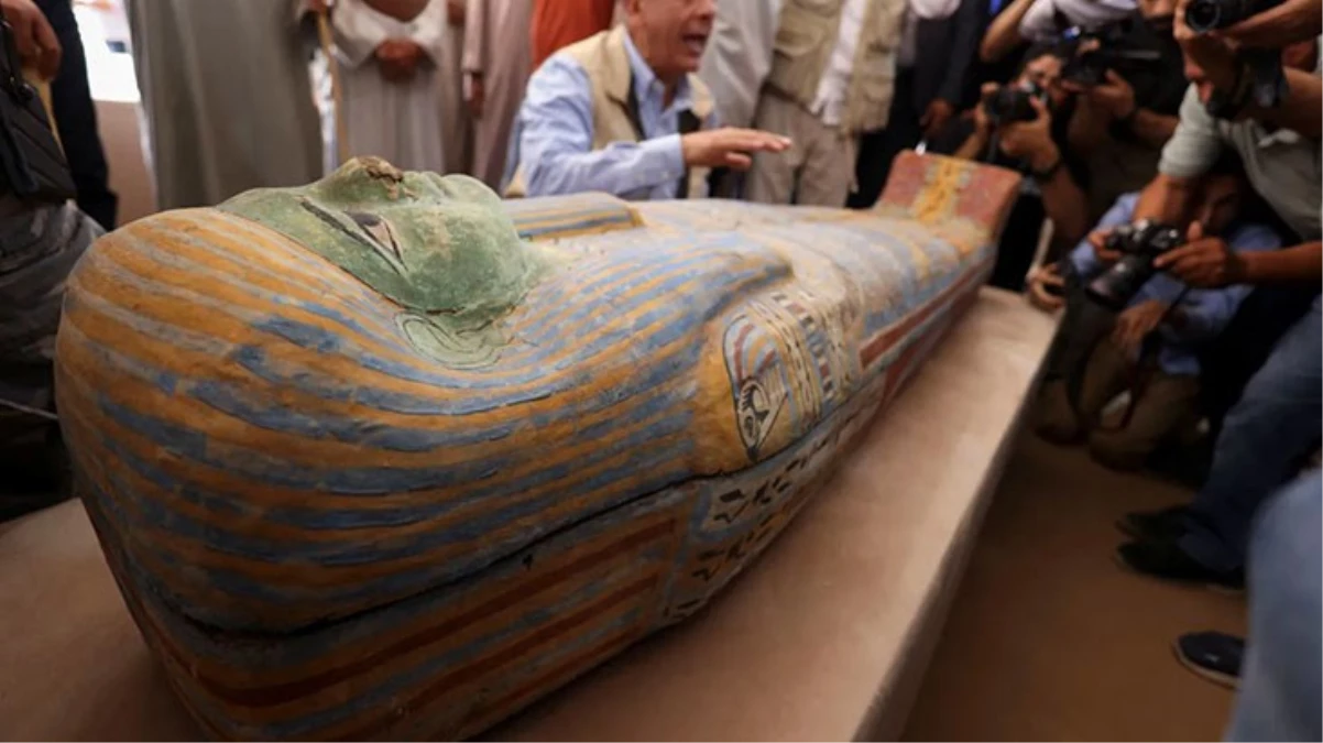 Mısır\'da 4 bin 500 yıllık rahip mezarı bulundu