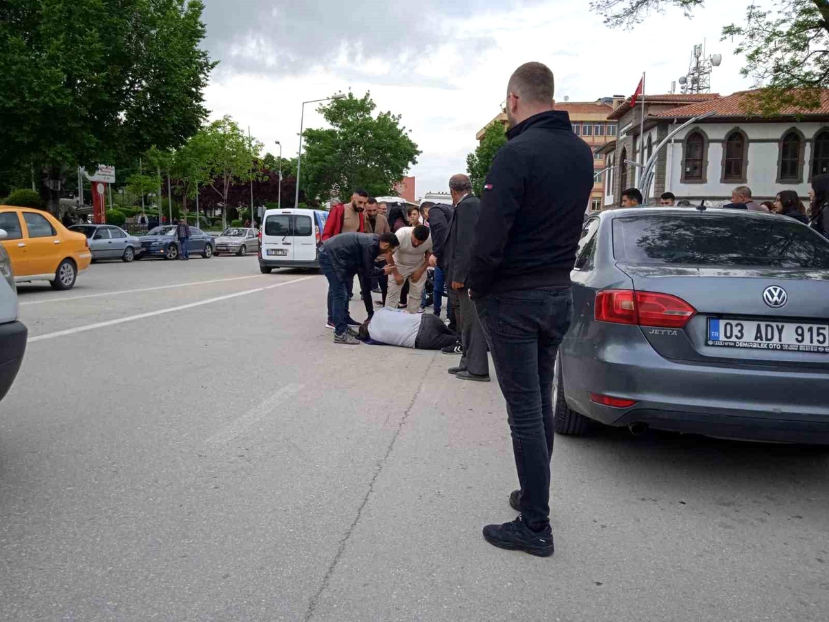 Motosikletin Çarptığı Yaya Yaralandı