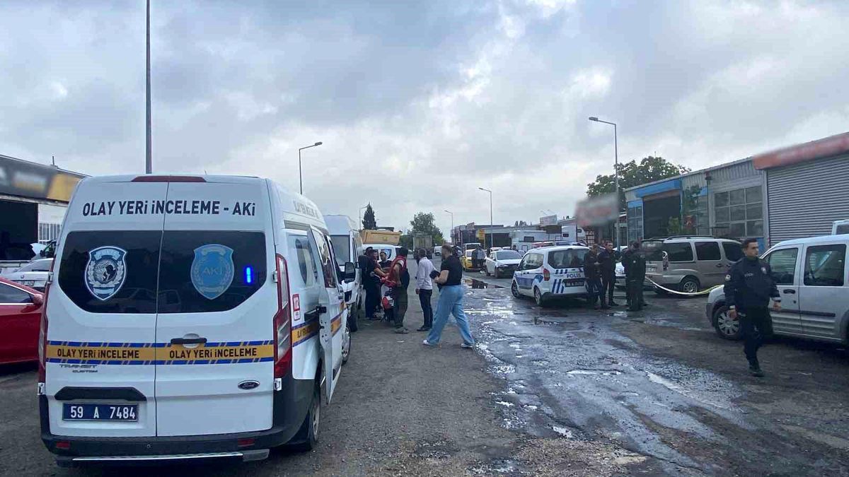 Tekirdağ Çorlu\'da Oto Tamircisinde Silahlı Saldırı: 2 Yaralı