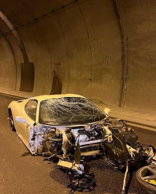 Ünal Turan ve şarkıcı Ceylan Koynat tünelde hız denemesi yaparken kaza yaptı