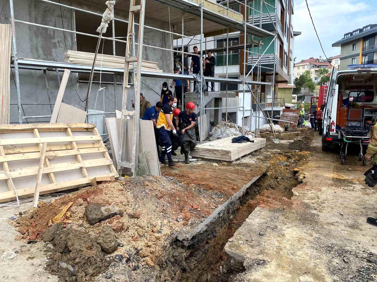 Üsküdar\'da inşaatın asansör boşluğunda ceset bulundu