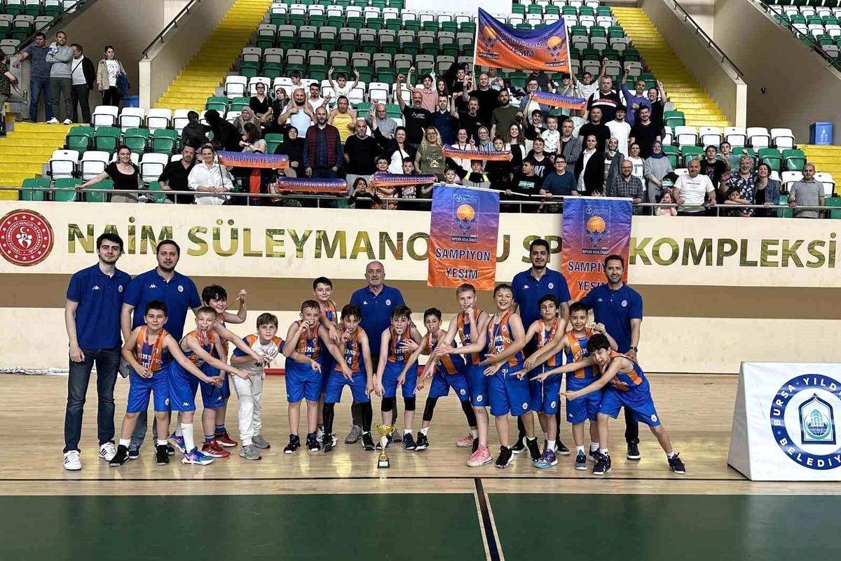 Yeşimspor "U11"de namağlup şampiyon