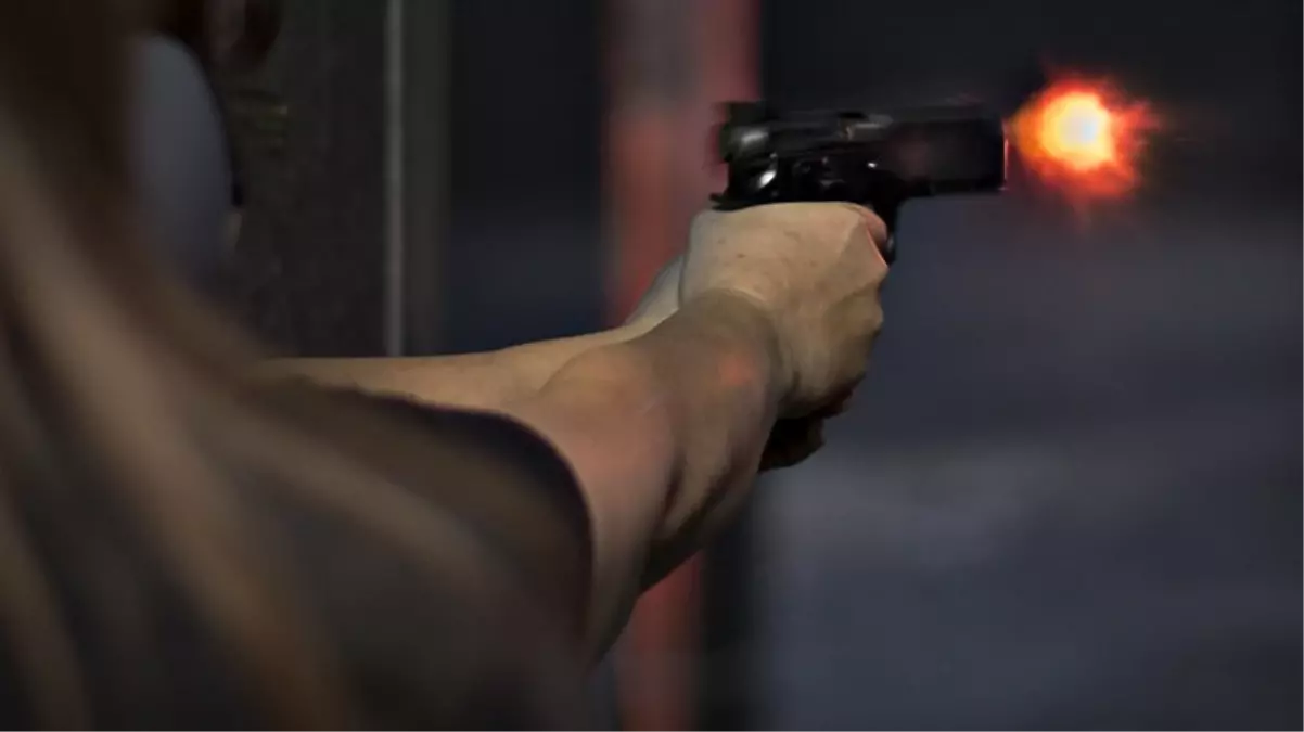 14 yaşındaki çocuk, annesini ölümle tehdit ettiğini öne sürdüğü babasını tabancayla öldürdü