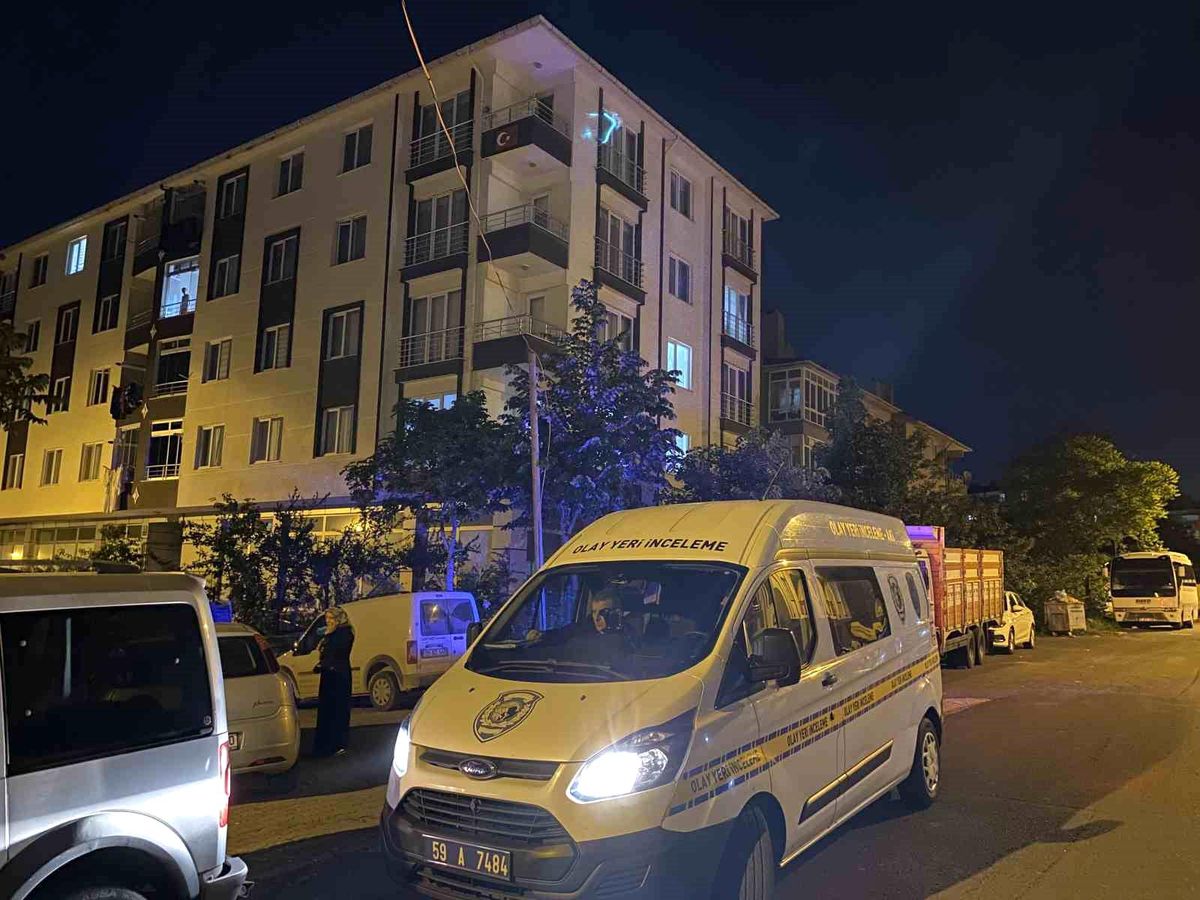 Tekirdağ\'da Balkondan Düşen Minik Beste Yaşamını Yitirdi