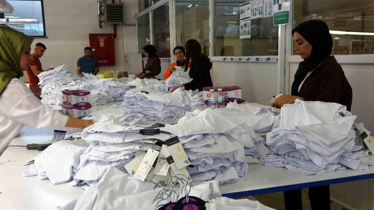 Bitlis\'te Devlet Desteğiyle Açılan Tekstil Fabrikalarında 13 Bin Kişi İstihdam Ediliyor