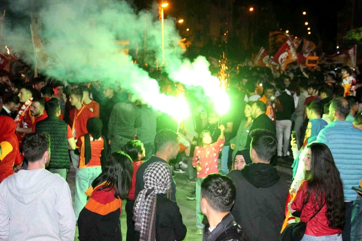 Galatasaray\'ın şampiyonluğu Karaman\'da coşkuyla kutlandı