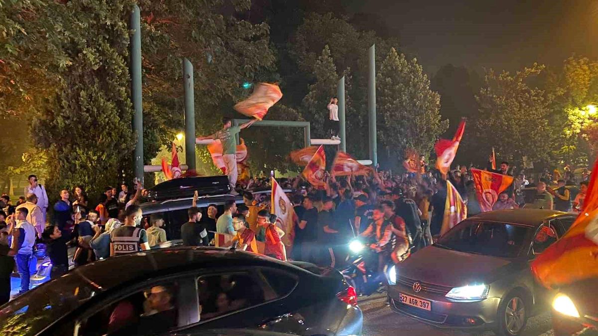 Galatasaray\'ın şampiyonluğu Gaziantep\'te coşkuyla kutlandı