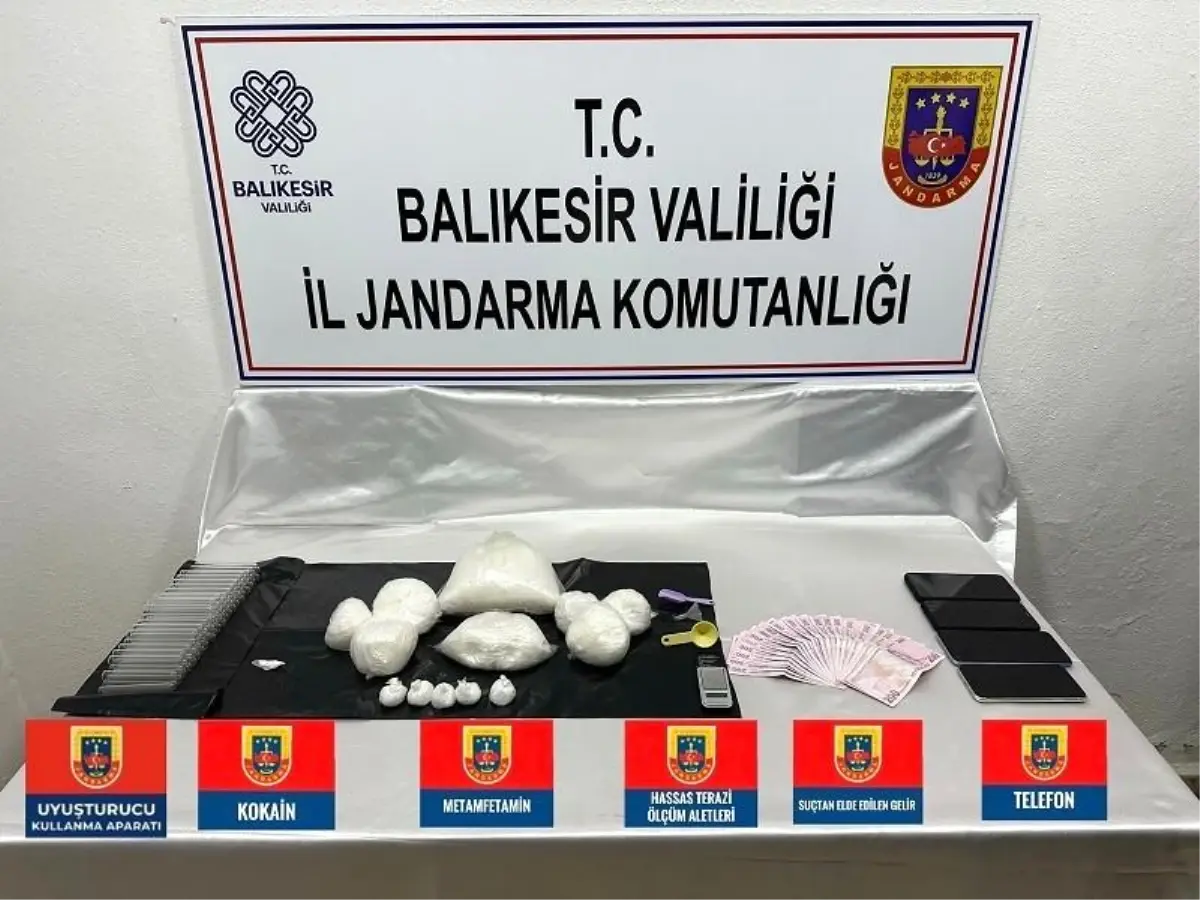 Balıkesir\'de Jandarmadan 29 Şahsa Uyuşturucu Operasyonu