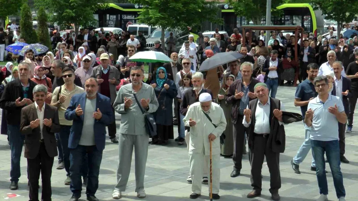 Kayserili hacı adayları dualarla uğurlandı