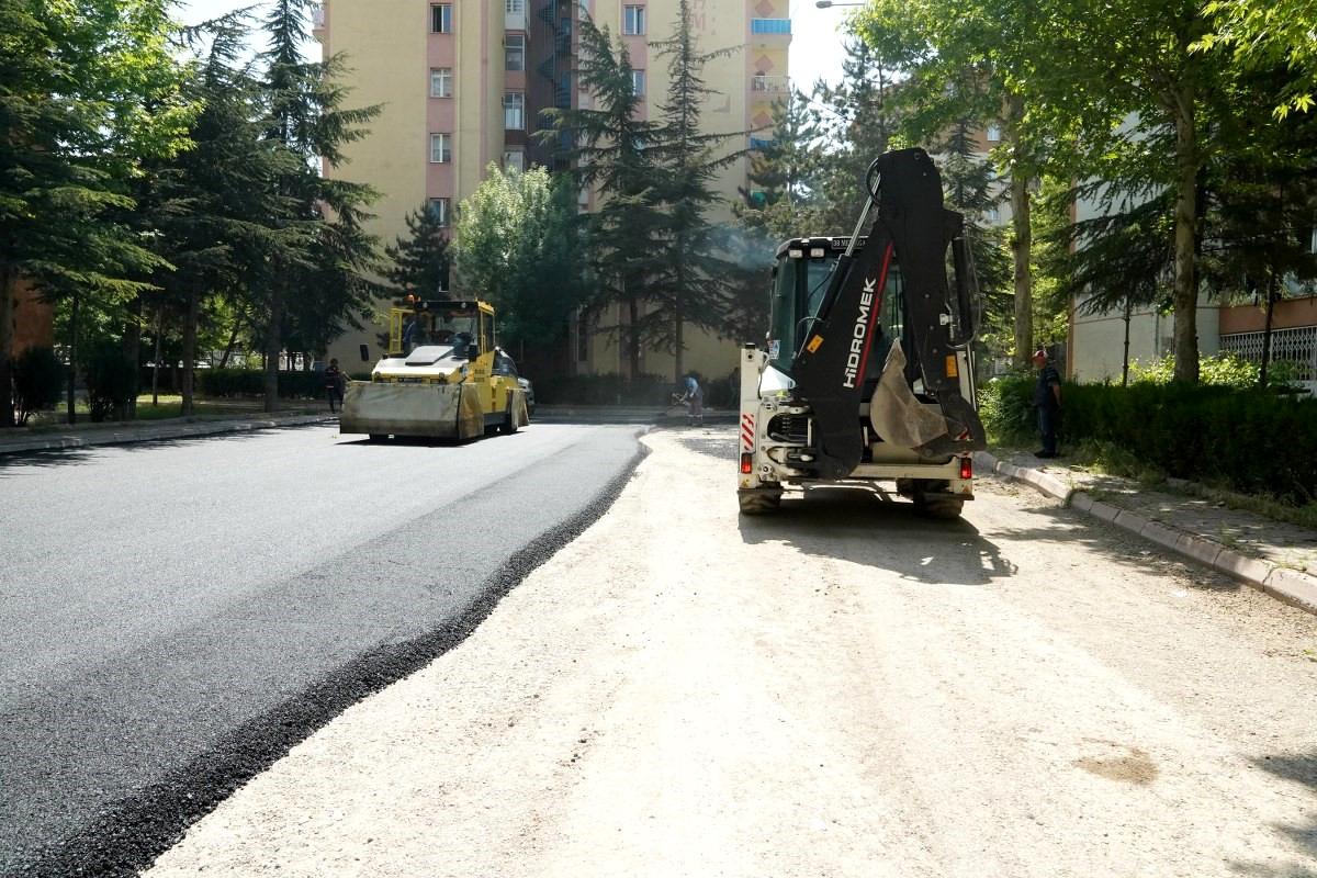 Melikgazi Belediyesi Selimiye Mahallesi\'nde Asfaltlama ve Otopark Çalışması Yaptı
