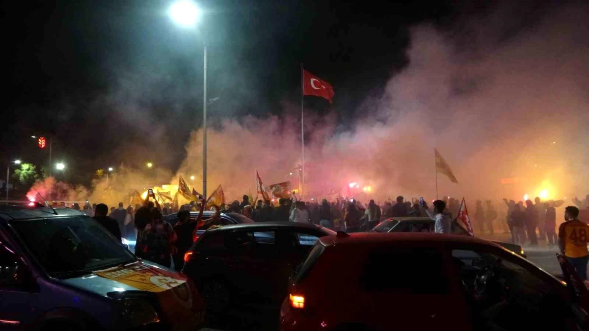 Menteşe\'de Galatasaraylılardan şampiyonluk sevinci