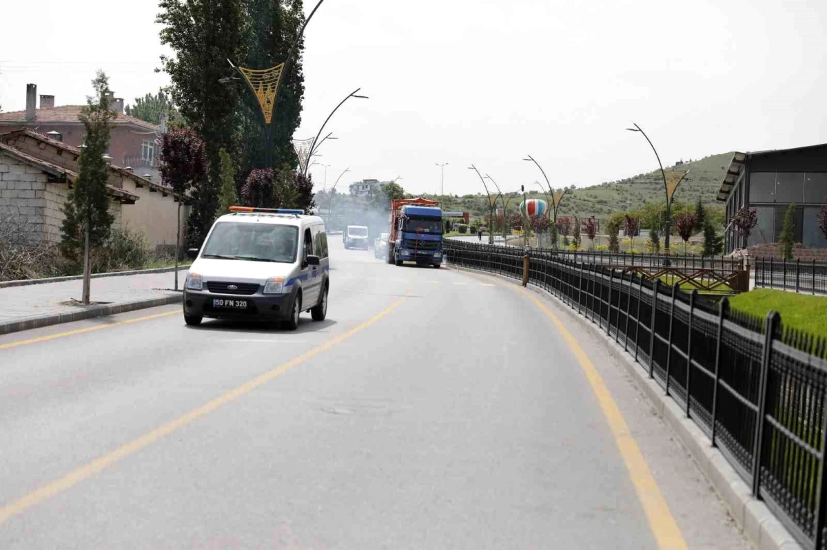 Nevşehir Belediyesi Yollarda Çizgi Çalışması Yaparak Trafik Güvenliğini Artırıyor