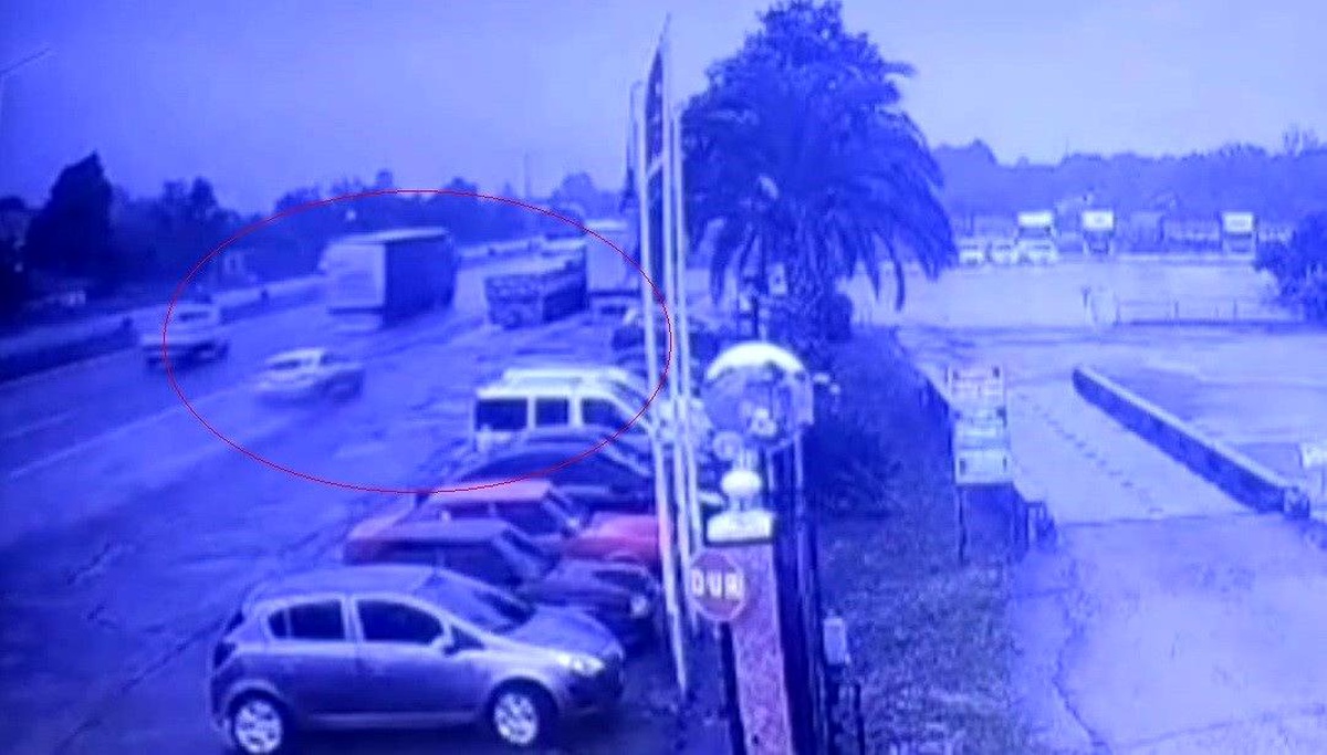 Samsun\'da Otomobil Tıra Çarptı: 1 Ölü, 1 Yaralı