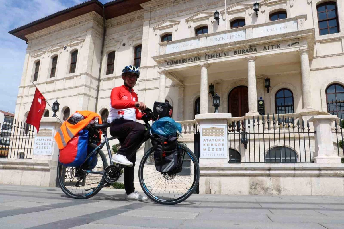 Şehitlere saygı sebebiyle pedal çeviren Orhan Kotluk, 2 haftalık turunu İzmir\'de tamamlayacak