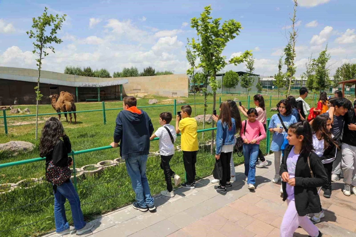 Talas Belediyesi, Kırsal Mahallelerdeki Öğrencilere Şehir Tanıtım Programı Başlattı