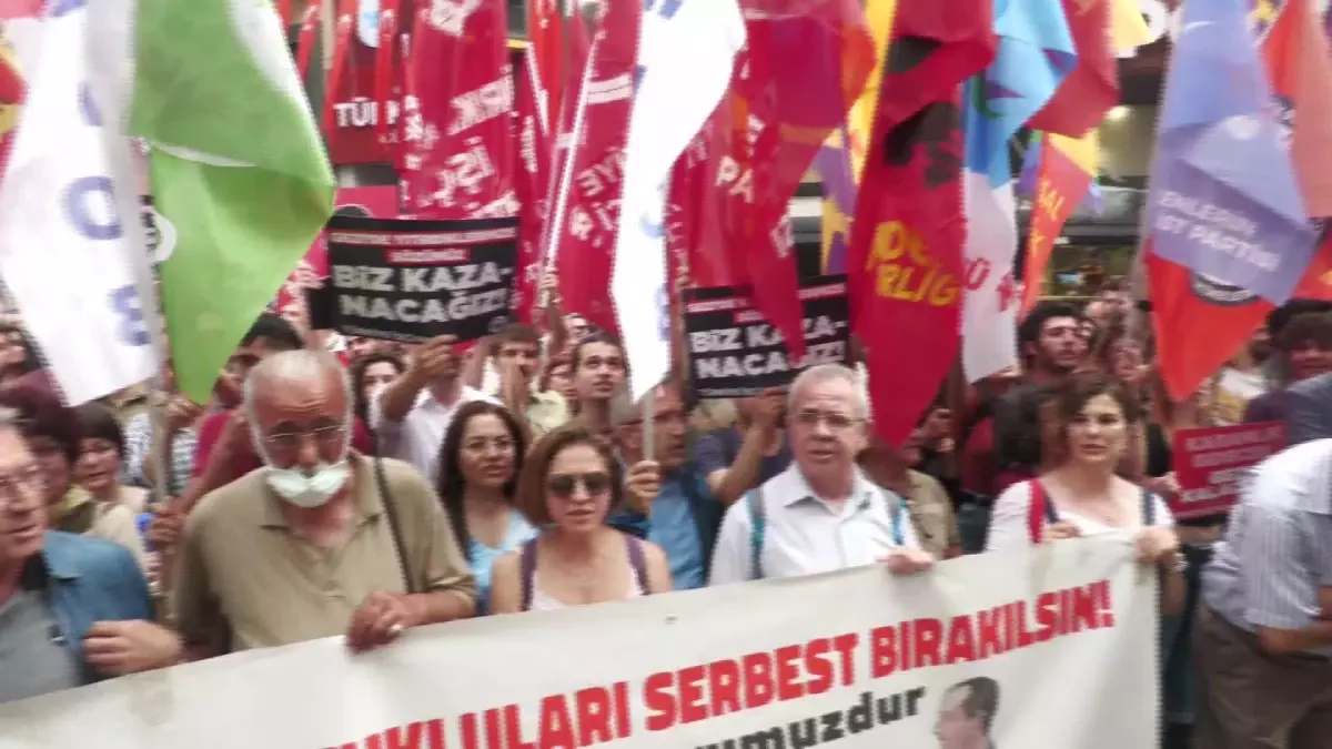 TMMOB İzmir Şubesi Gezi Parkı protestolarının 10. yıl dönümünde basın açıklaması yaptı