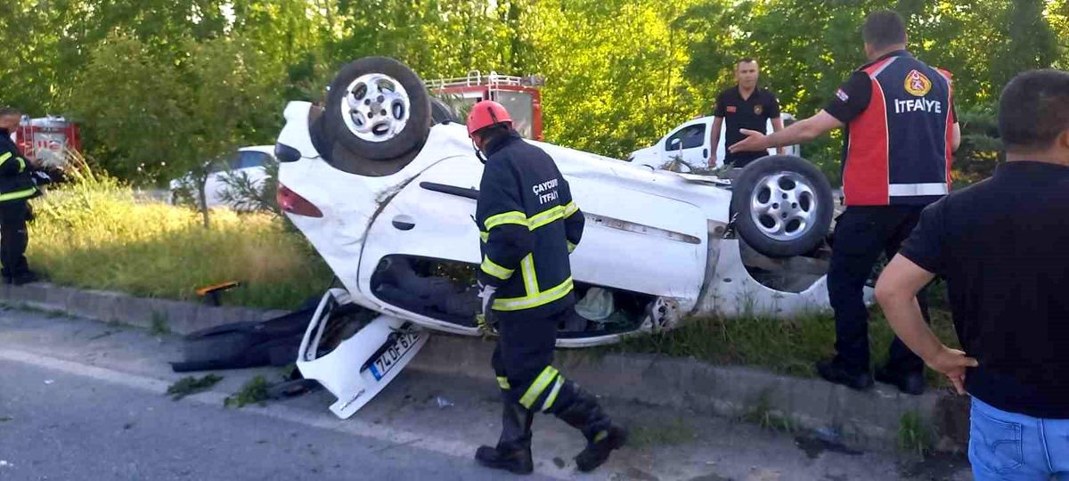 Zonguldak\'ta Otomobil Takla Attı: 3 Yaralı
