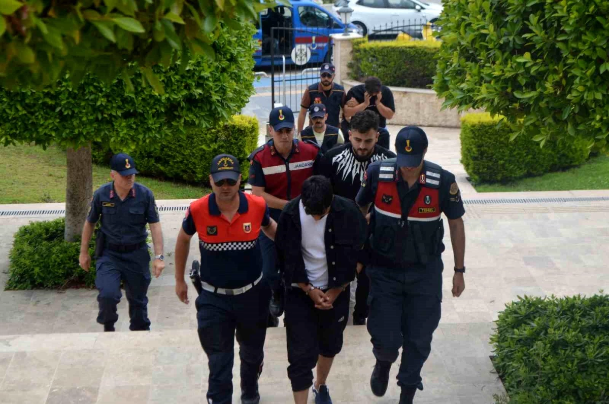 Marmaris\'te düzensiz göçmen kaçakçılığı operasyonu: 8 şüpheli tutuklandı