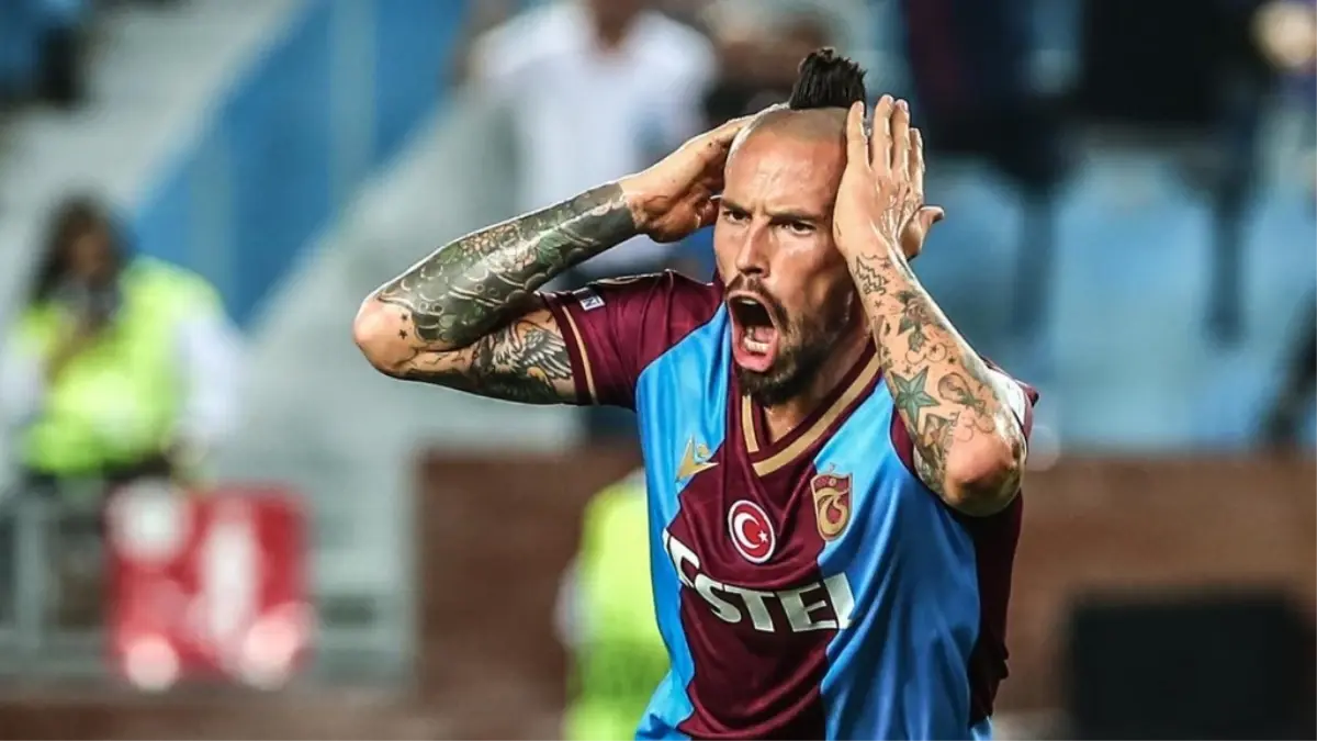 Hamsik, kariyerinin son maçına çıkmak için hazırlanırken Trabzonspor yönetimi taraftarı stadyuma çağırdı