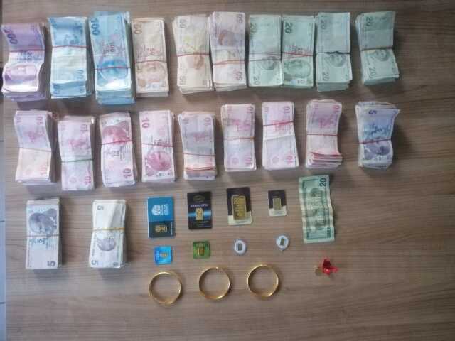 İçinde 400 bin lira olan parayı çöpe attılar bakın sonra nerede bulundu İçinde 400 bin lira olan parayı çöpe attılar bakın sonra nerede bulundu