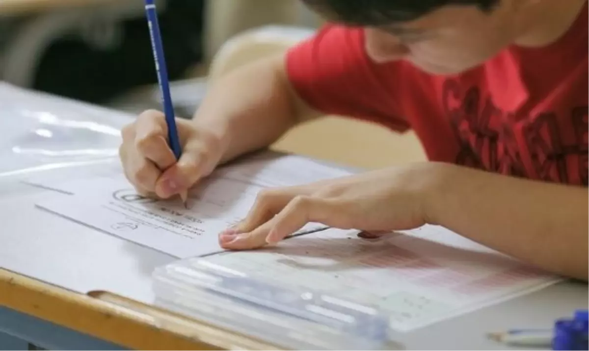 LGS\'ye uçlu kalemle girilir mi? LGS\'ye kalem götürülür mü?