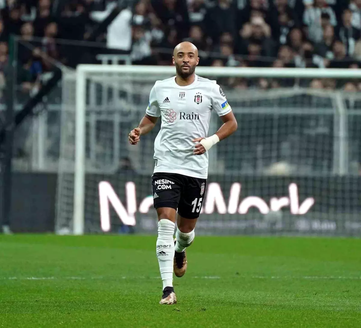 Beşiktaş\'ın İngiliz futbolcusu Nathan Redmond: Türk halkının dayanışmasını gördünüz