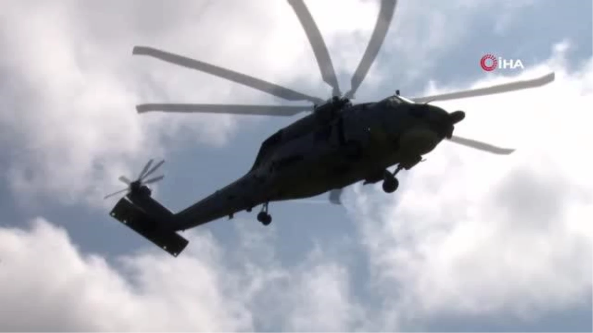 SAT Komandoları\'nın Helikopter Destekli Harbe Hazırlık Eğitimi Nefes Kesti