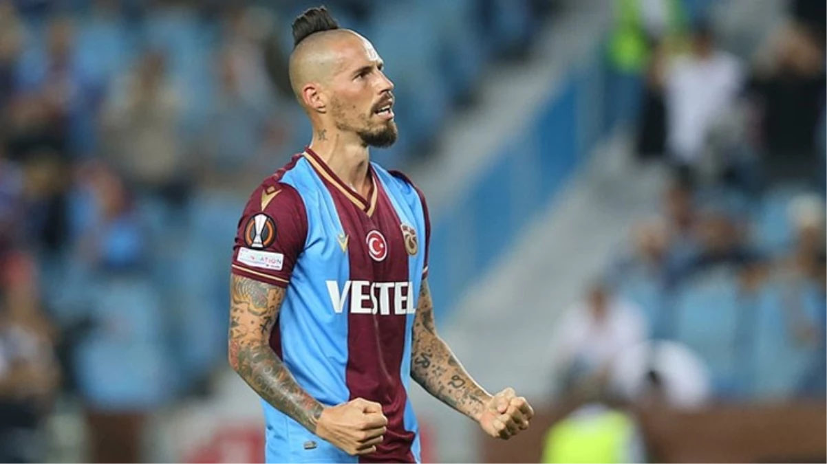 Son Dakika: Trabzonspor\'un yıldızı Marek Hamsik, futbolu bırakma kararı aldı