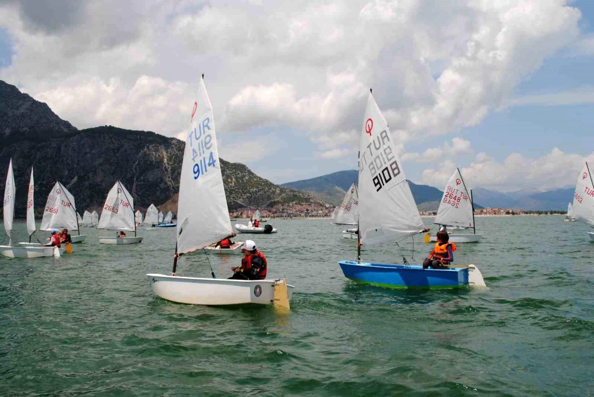 Mavi Göl Optimist Yelken Yarışları Isparta\'da Başladı