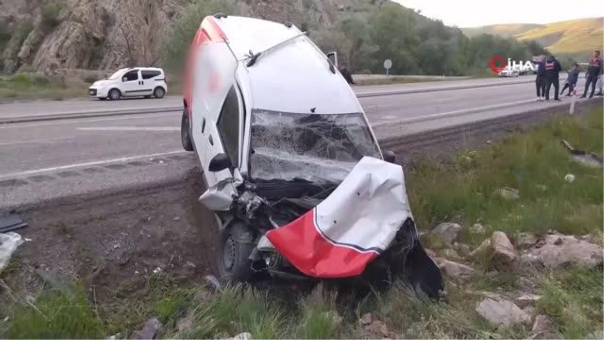 Yozgat\'ta hafif ticari araç ile otomobil çarpıştı: 6 yaralı
