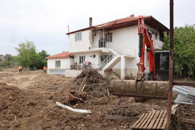 Denizli'de mahalleler sular altında kaldı, tarım alanları zarar gördü! Bölgedekiler '90 yıldır böylesi yaşanmadı' diyor