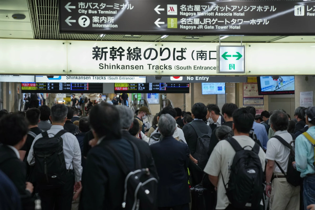 Japonya\'da Yağmur Yüzünden Demiryolu Ulaşımı Sekteye Uğradı
