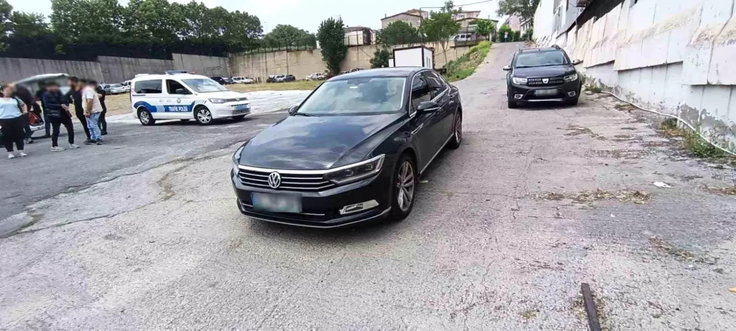 Bakırköy\'de Tehlikeli Trafik Hareketleri Yapan Sürücüye Cezai İşlem Uygulandı