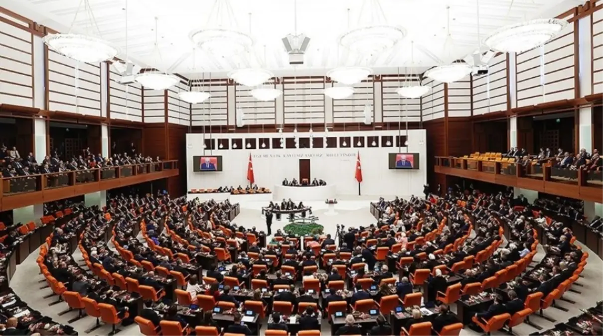 Milletvekili yemin metni! TBMM\'de yemin nasıl edilir? Meclis yemin metni tamamı!