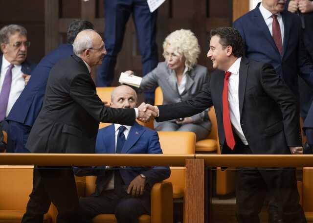 TBMM'de 28. Dönem, Devlet Bahçeli'nin yeminiyle başladı