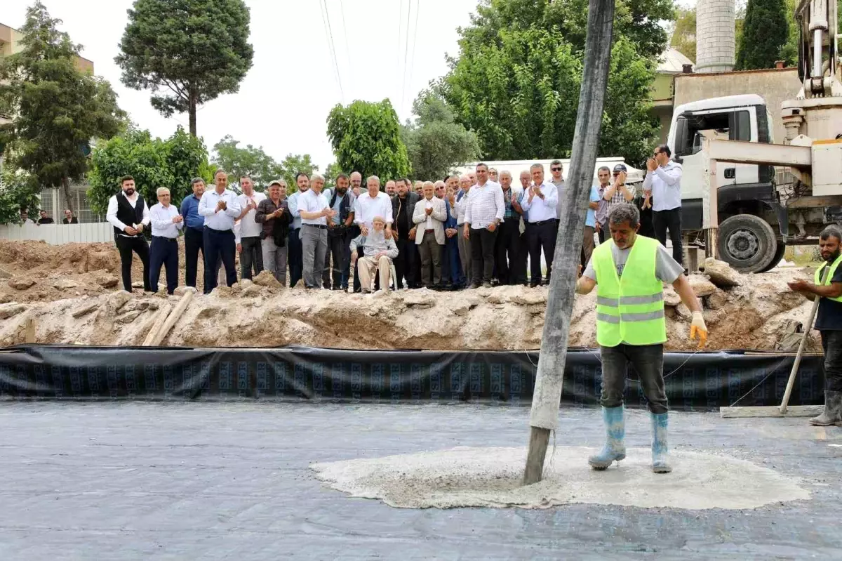 Yunusemre Belediyesi Yenimahalle Yeşil Cami Kur\'an Kursu\'nun Temelini Attı