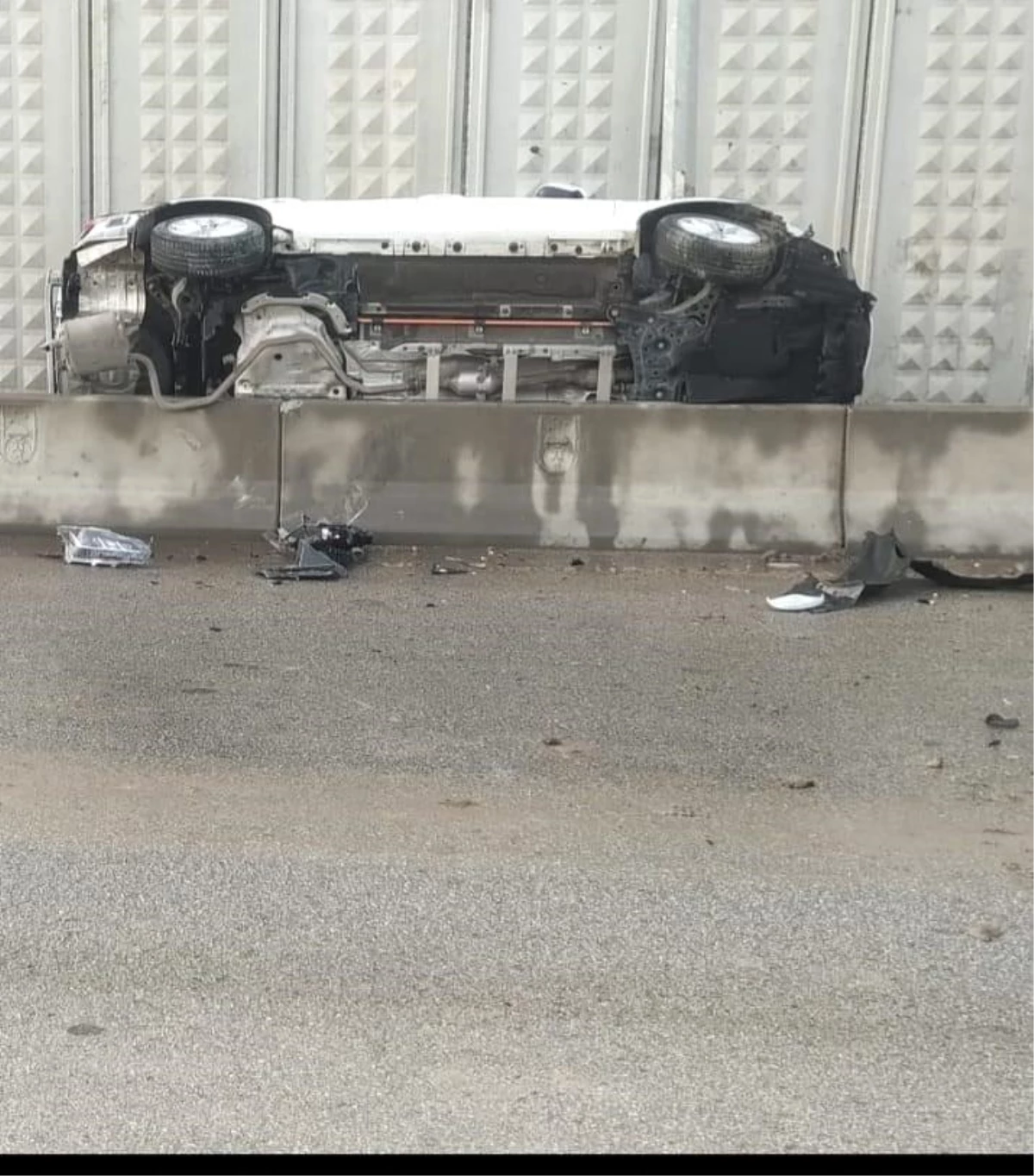 Ankara\'da Otomobil Takla Attı: Bir Kişi Yaralandı