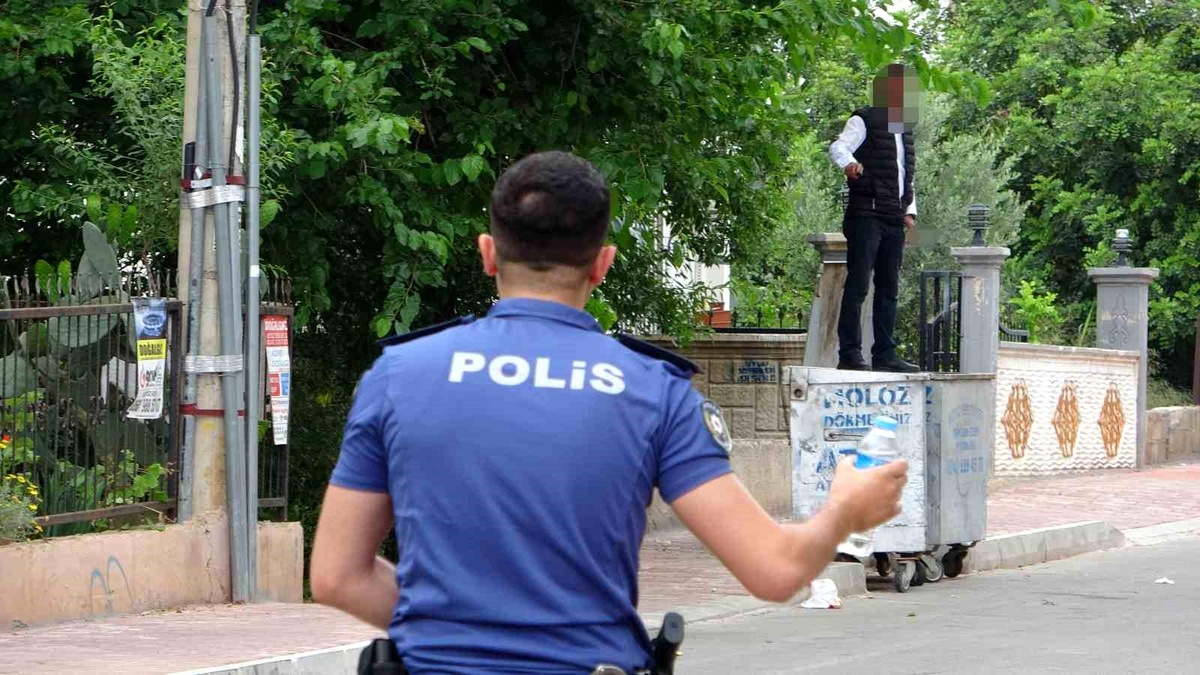 Antalya\'da Uzaklaştırma Kararı Olan Kişi Bıçakla Korku Dolu Anlar Yaşattı