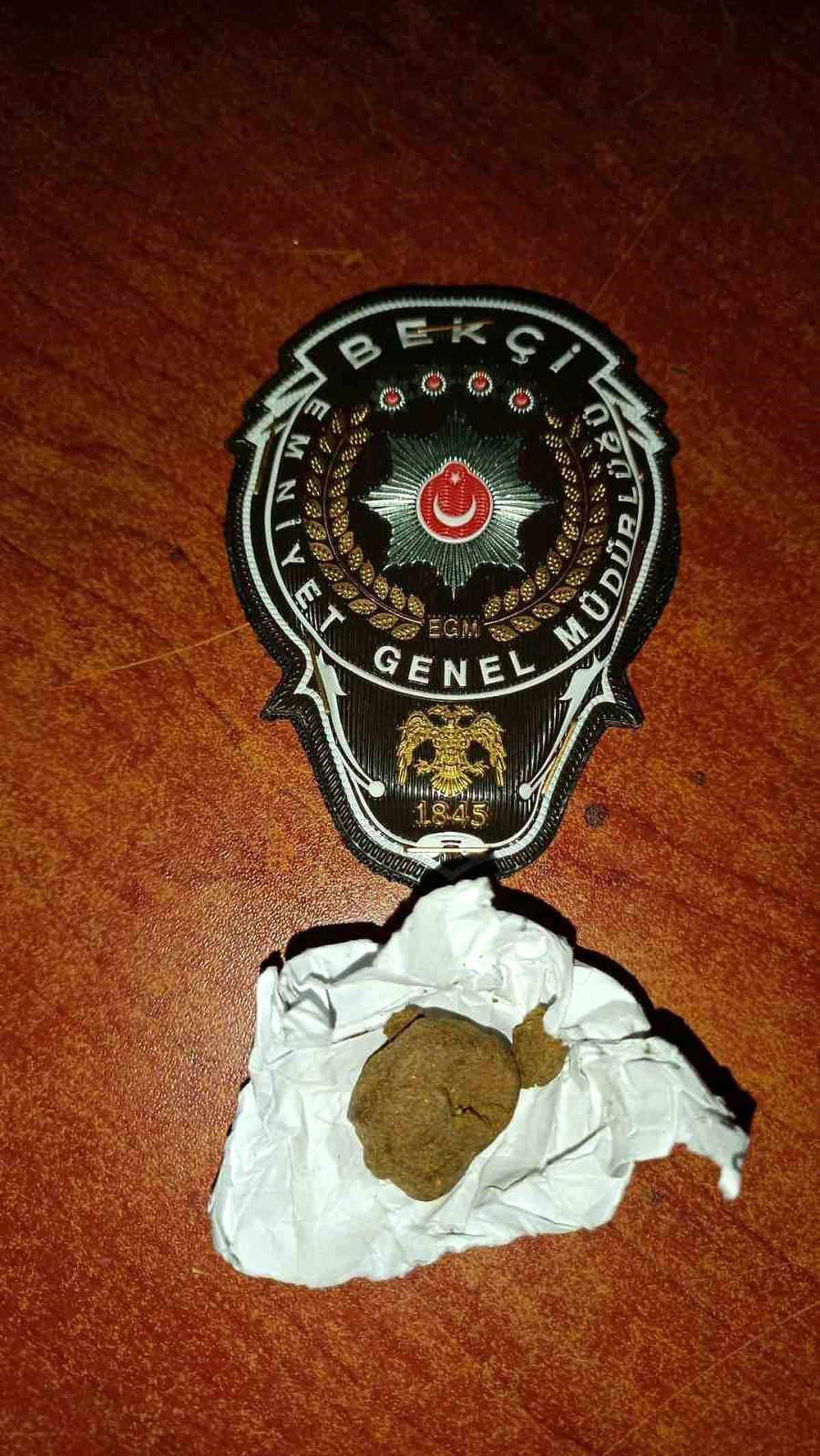 Mahalle Bekçileri Uyuşturucu Şüphelisini Yakaladı