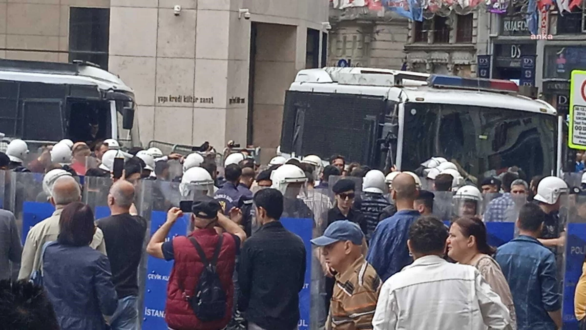 Cumartesi Anneleri\'nin Galatasaray Meydanı\'na çıkışına polis izin vermedi, 14 kişi gözaltına alındı