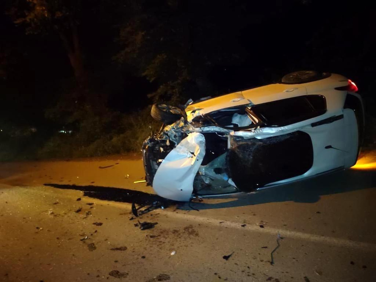 Ehliyetsiz traktör sürücüsü kaza yaptı, 2 kişi yaralandı