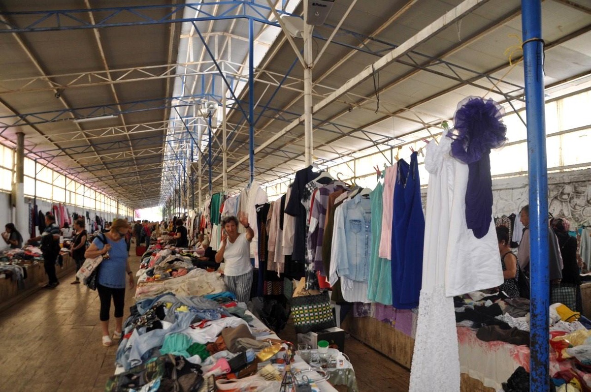 Muğla\'da veteriner teknikeri ve emekli öğretmen sokak hayvanlarına yardım ediyor