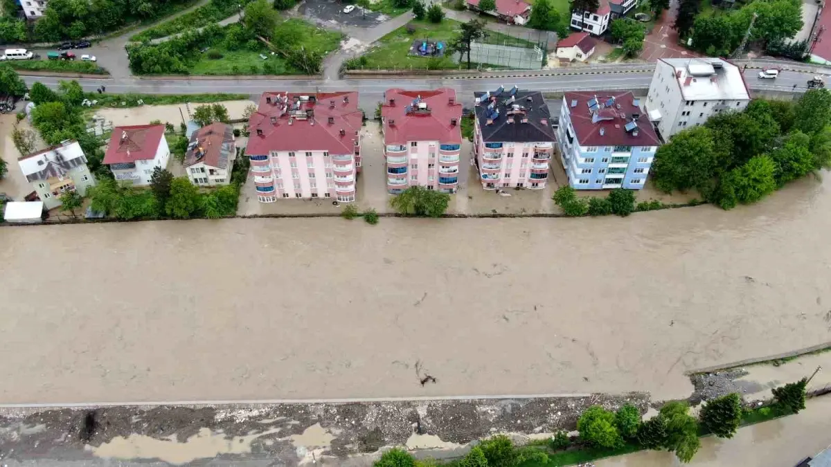 Kastamonu\'nun Azdavay ilçesi üçüncü kez sel felaketiyle karşı karşıya kaldı