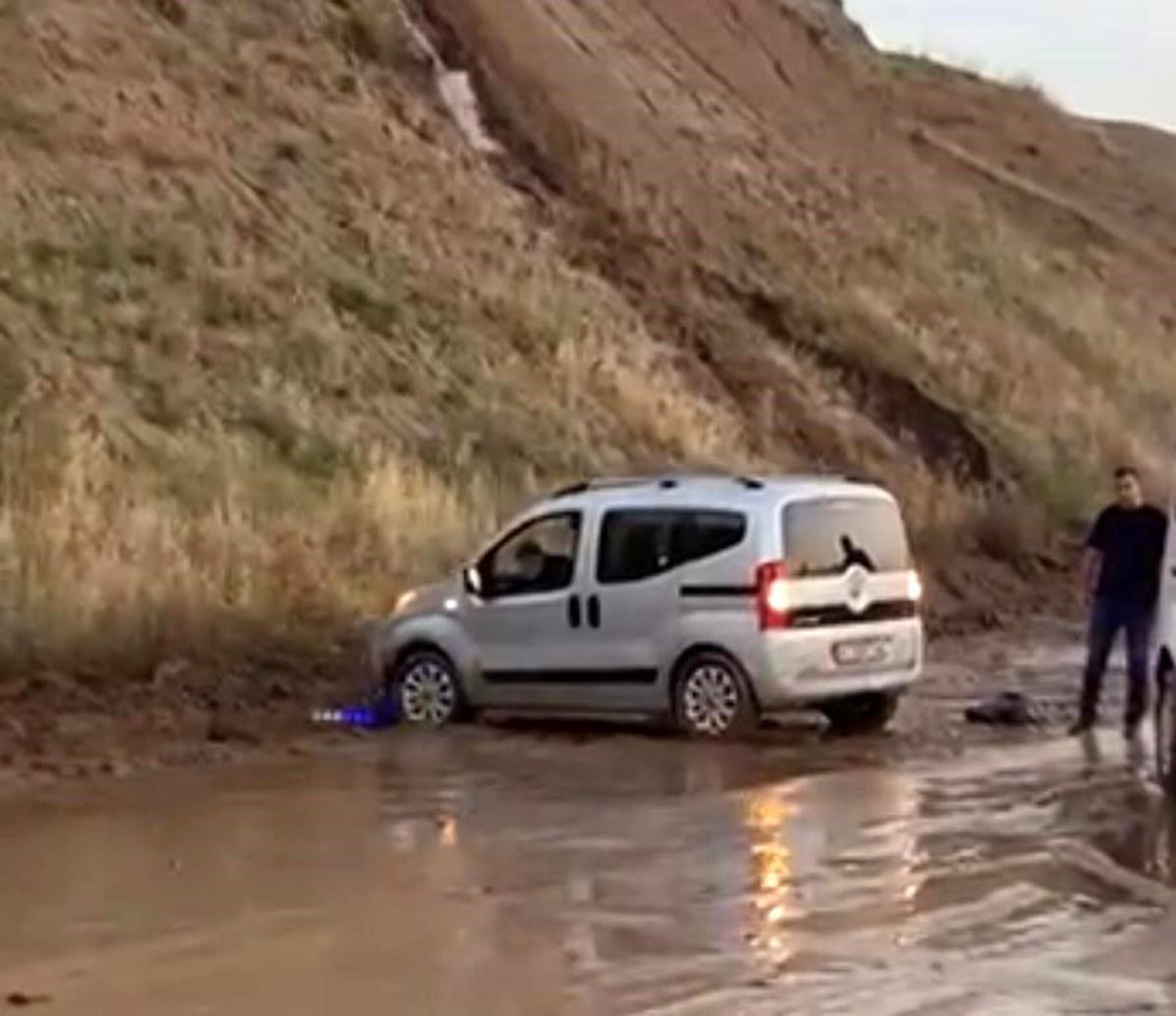 Batman\'da Trafik Kazası: Arama-Kurtarma Ekibi Devreye Girdi