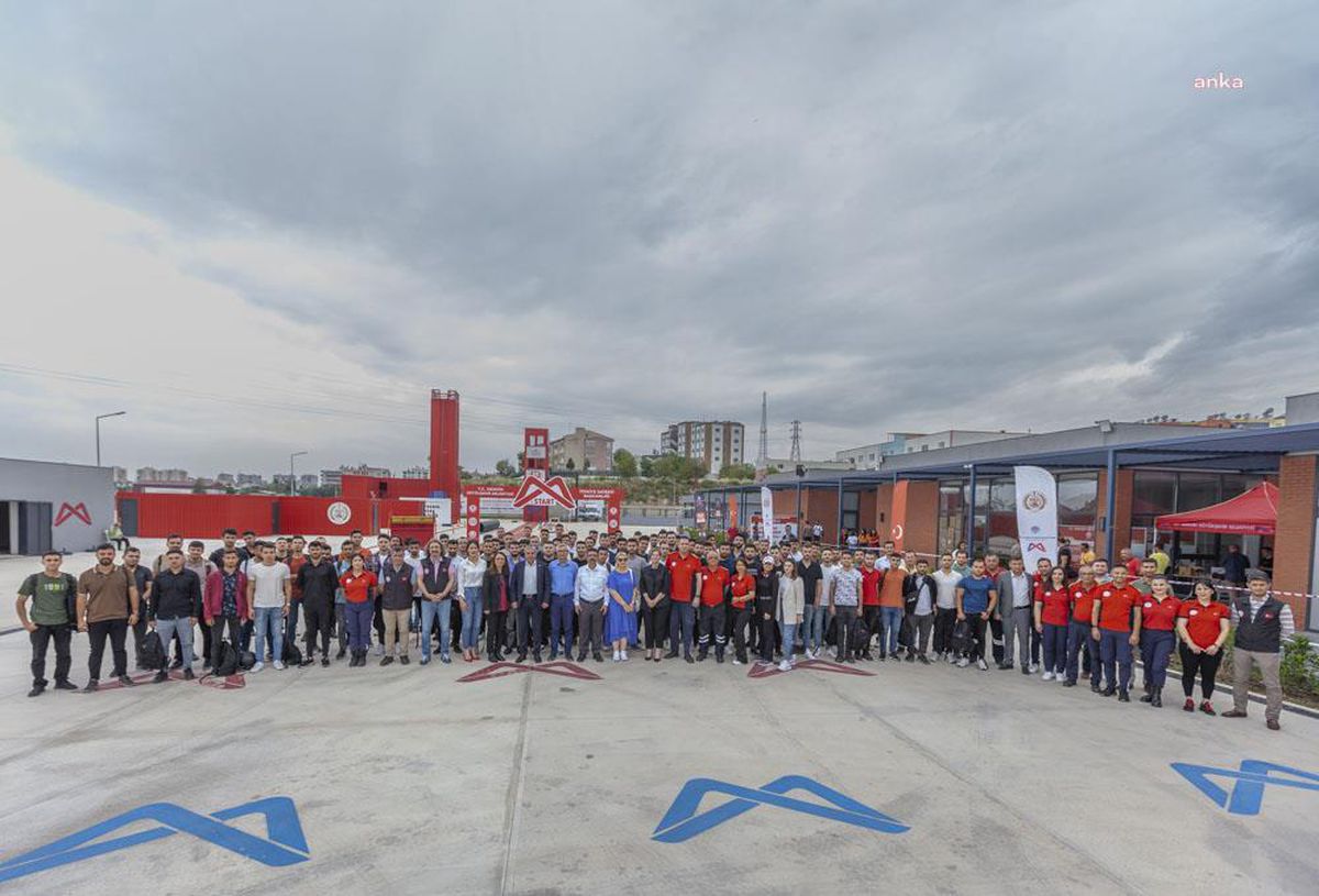 Mersin Büyükşehir Belediyesi 100 İtfaiye Eri Alımını Tamamladı