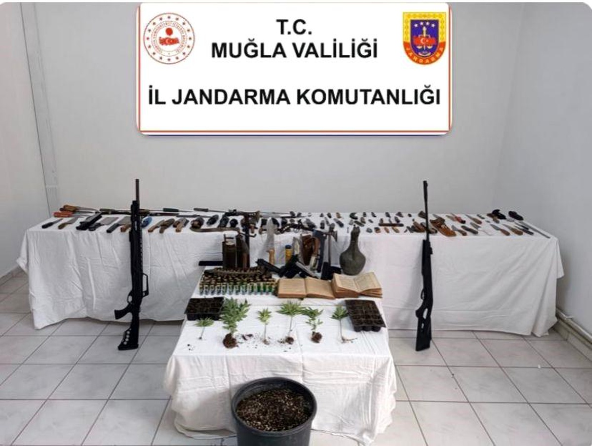 Muğla\'da Operasyon: Hint Keneviri, Ruhsatsız Silah ve Tarihi Eserler Ele Geçirildi