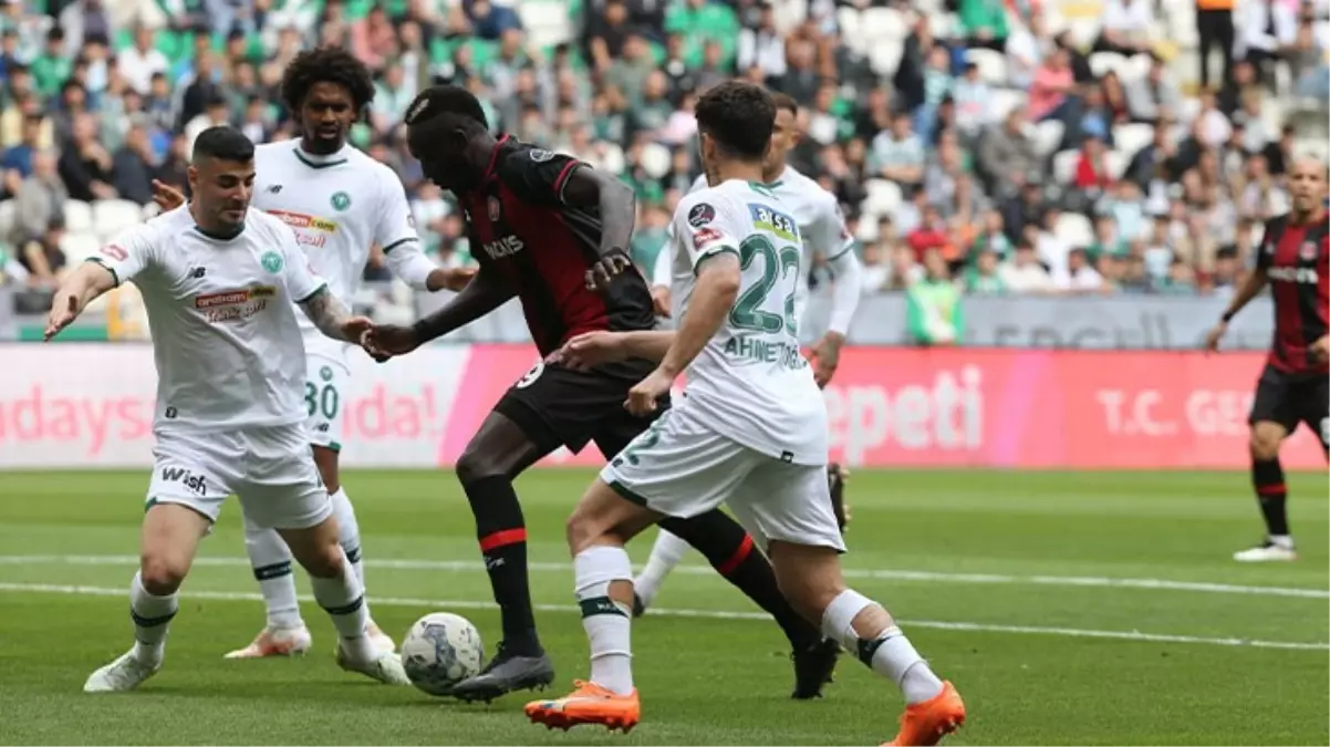 Puanlar paylaşıldı! Konya\'da gol var kazanan yok